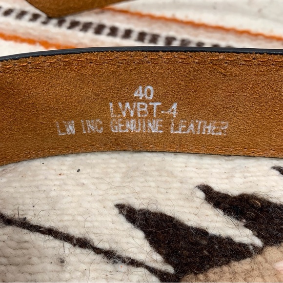 LW Inc Men’s Leather Belt - Picture 2 of 3